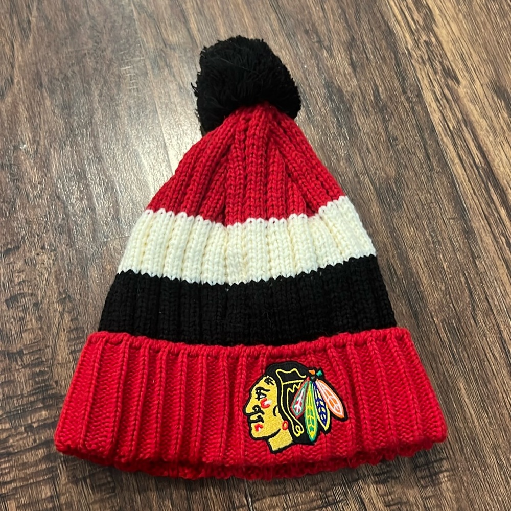Chicago blackhawks Pom Pom hat. One size, never worn